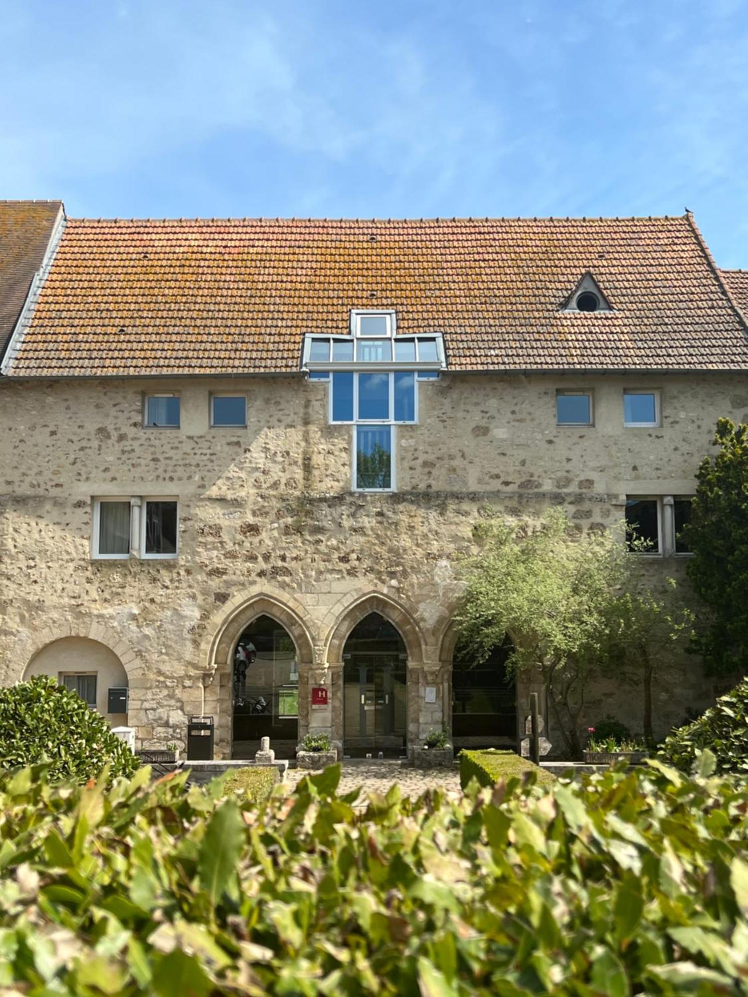 Hotel Abbaye Du Golf De Lesigny Zewnętrze zdjęcie